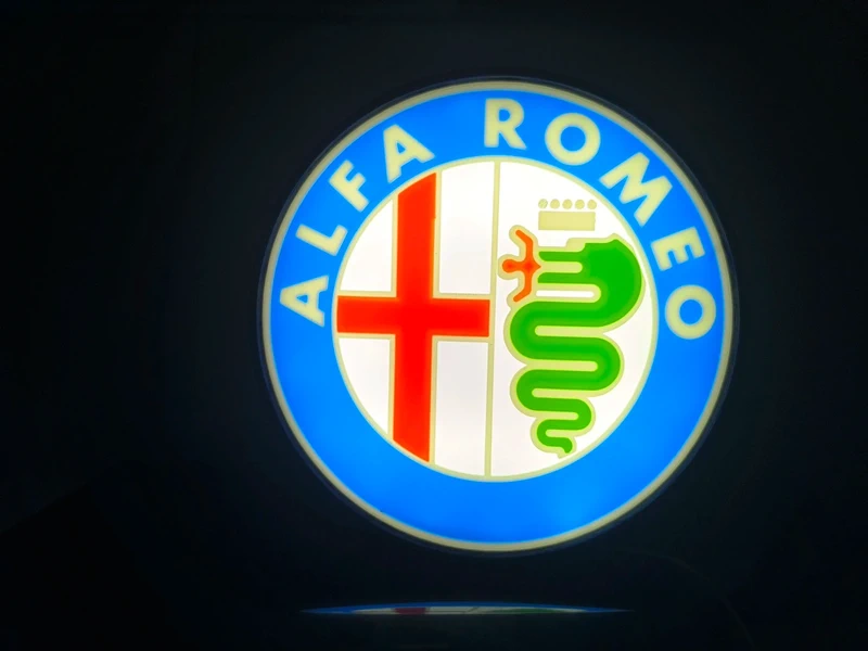 Alfa Romeo 4 cores — imagem 6